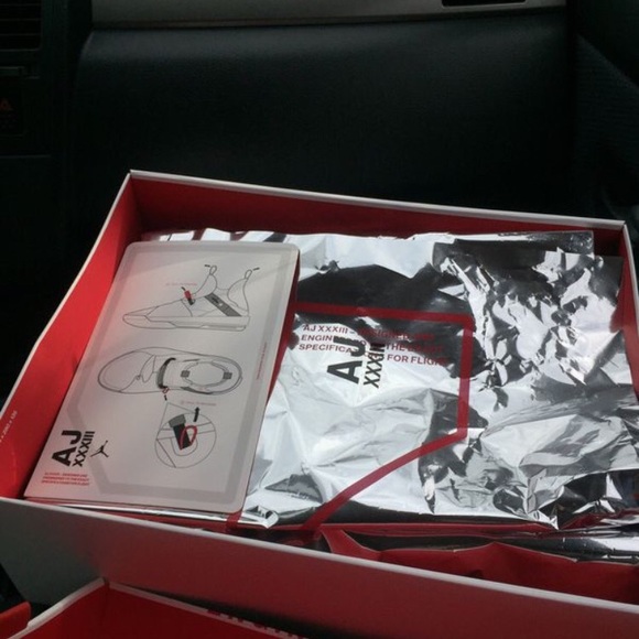 Air Jordan 33 - Picture 3 of 6